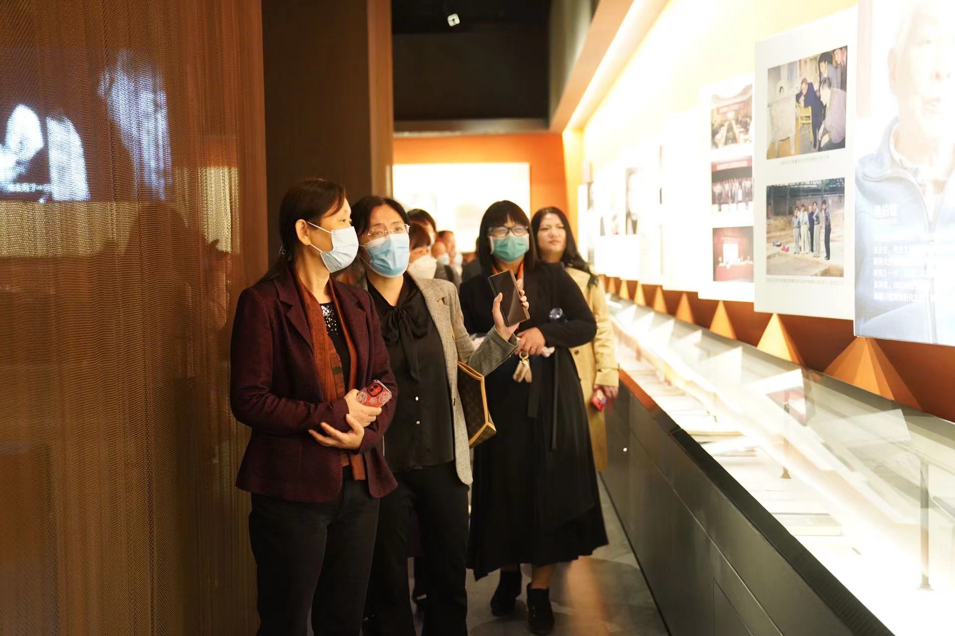 市国资委、城发集团举办“三八”国际妇女节纪念活动